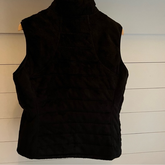 The North Face Women's Black Reversible Vest - Picture 5 of 12